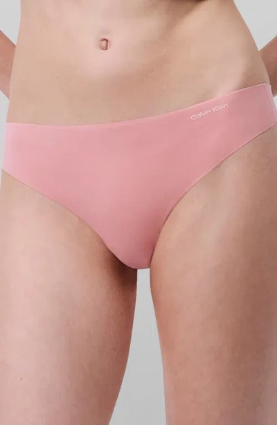 Calvin Klein Invisibles 3-pack Thongs In Wak Shark/wind