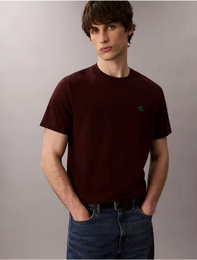 Calvin Klein Jeans Est.1978 Calvin Klein Men's Embroidered Monogram Logo Relaxed T-shirt In Burgundy