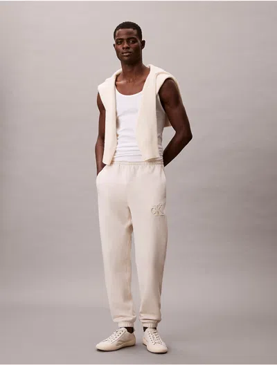 Calvin Klein Jeans Est.1978 Calvin Klein Men's Fleece Monogram Patch Joggers In Neutral
