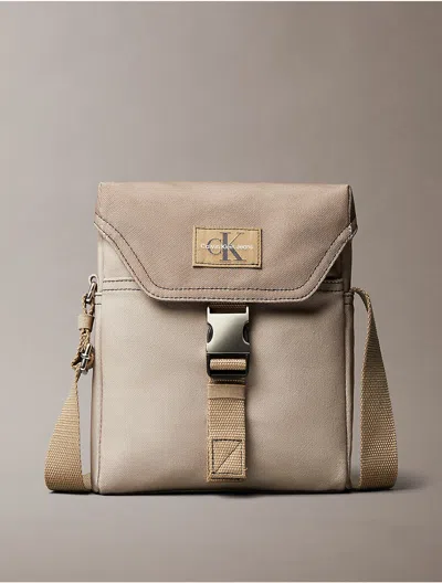 Calvin Klein Jeans Est.1978 Calvin Klein Men's Workwear Flap Reporter Bag