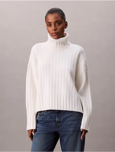 Calvin Klein Jeans Est.1978 Calvin Klein Women's Rib Relaxed Turtleneck Sweater In White