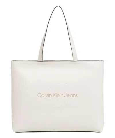 Calvin Klein Jeans Est.1978 Slim Tote Bag In White