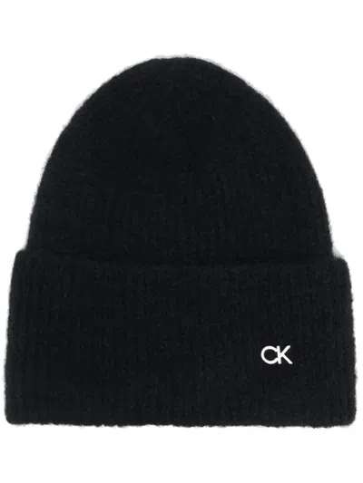 Calvin Klein Logo-print Knitted Beanie In Schwarz
