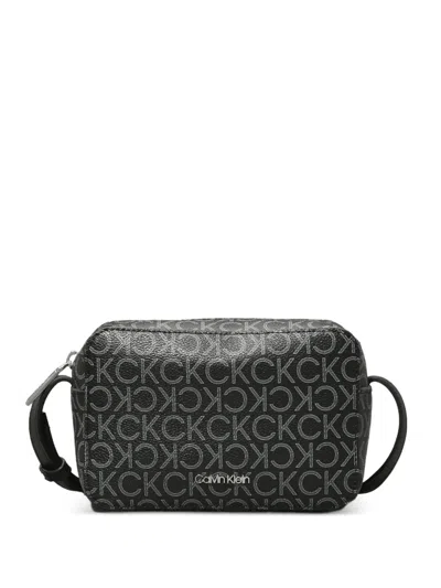 Calvin Klein Schultertasche Mit Logo In Multi