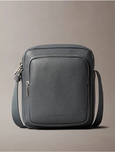 Calvin Klein Men's Micro Pebble Reporter Bag