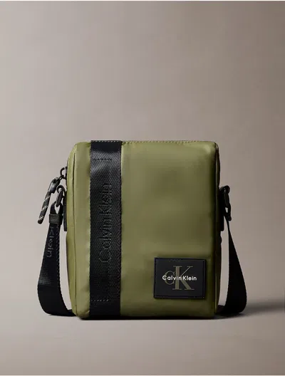 Calvin Klein Men's Monologo Patch Reporter Bag In Green