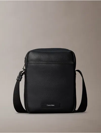 Calvin Klein Men's Pebble Reporter Bag In Blue