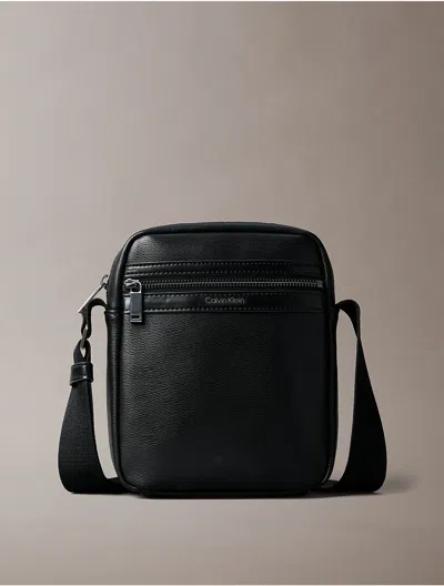 Calvin Klein Men's Textured Zip Reporter Bag In Black