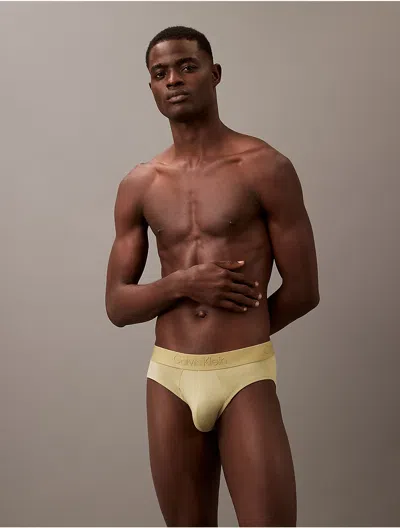 Calvin Klein Men's Ultra Soft Modal Hip Brief