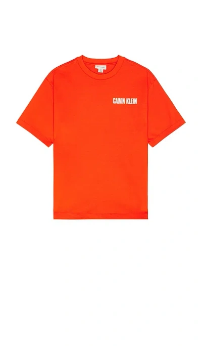 Calvin Klein Relaxed Vertical Logo Tee In Red