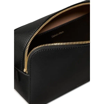 Calvin Klein Sac À Bandoulière In Black