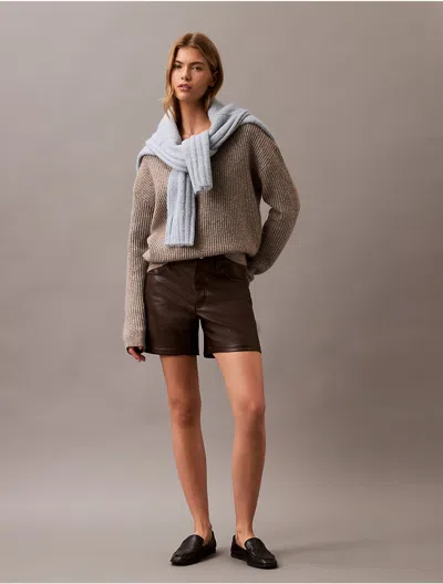 Calvin Klein Women's 90s Faux Leather Shorts In Mulch