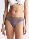 Calvin Klein Women's Bonded Flex Boyshort In Sparrow