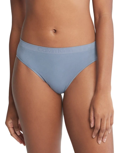 Calvin Klein Women's Bonded Flex Mid-rise Thong Underwear Qd3958 In Sparrow