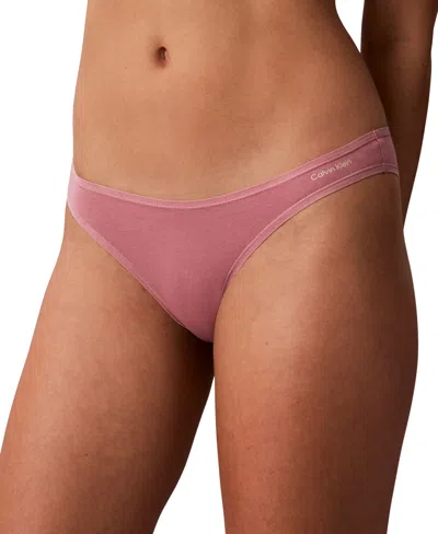 Calvin Klein Women's Low-rise Bikini Underwear Qd5126 In Pink
