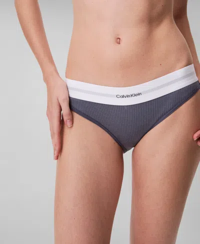 Calvin Klein Women's Ribbed Bikini Underwear Qf8022 In Grisaille