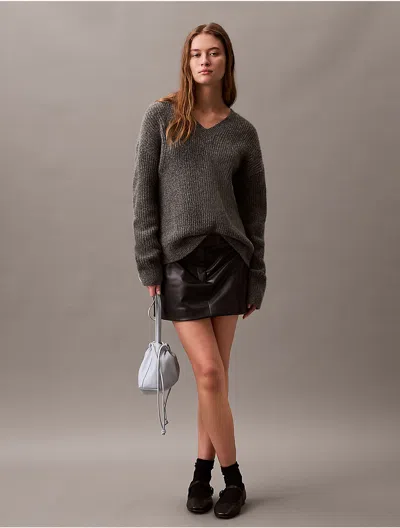 Calvin Klein Women's Ribbed Knit V-neck Sweater In Black