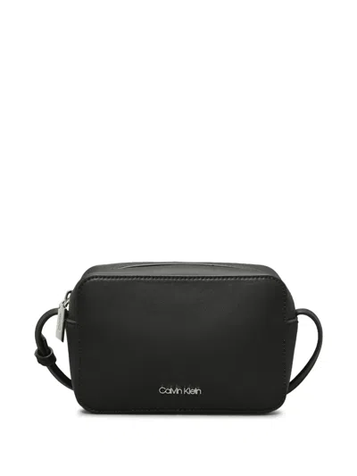 Calvin Klein Schultertasche Mit Reissverschluss In Black
