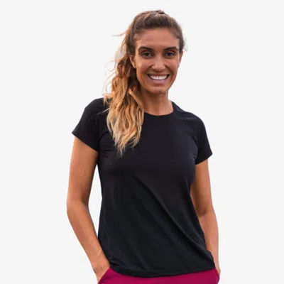 Calypsa Women's Ultimate Tee In Black