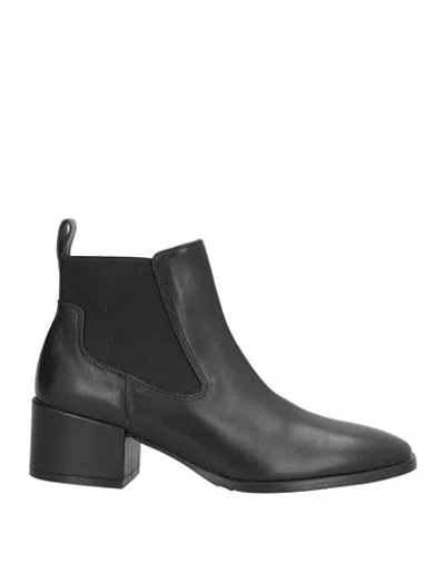 Calzaiuoli Toscani Woman Ankle Boots Black Size 7 Leather