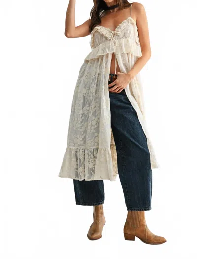 Camellia Cheyenne Ruffle Top In Cream In White