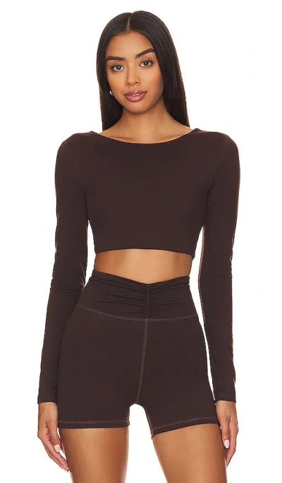 Camila Coelho Haley Cropped Long Sleeve Top In Chocolate
