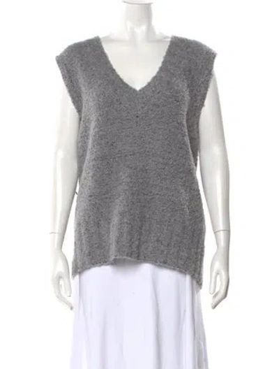 Pre-owned Camilla And Marc Cashmere V-neck Sweater In Gray