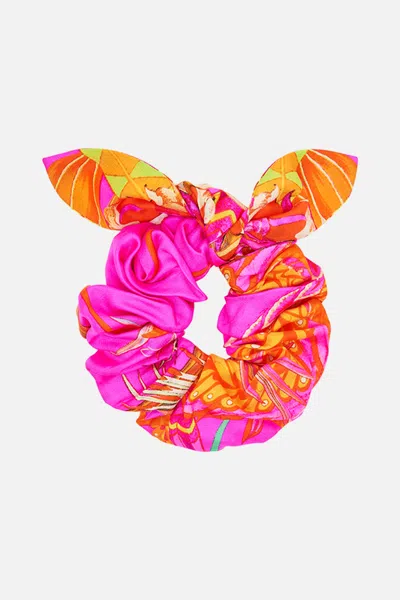 Camilla Scrunchie A Heart That Flutters In Pink