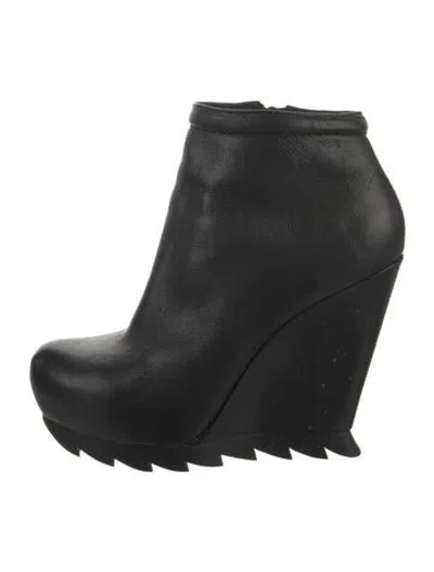 Pre-owned Camilla Skovgaard Leather Boots In Black
