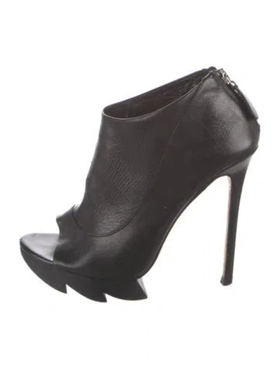 Pre-owned Camilla Skovgaard Leather Sandals In Black