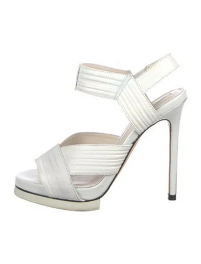 Pre-owned Camilla Skovgaard Leather Slingback Sandals In White