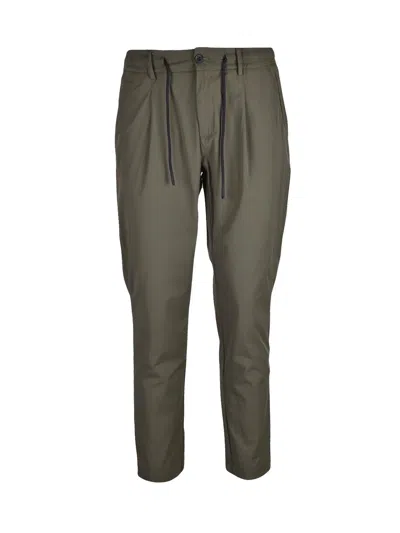 Camouflage Davis Tech Trousers - Military Green In Grey