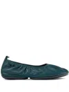 Camper Right Nina Ballerinas Mit Gerafftem Detail In Verde