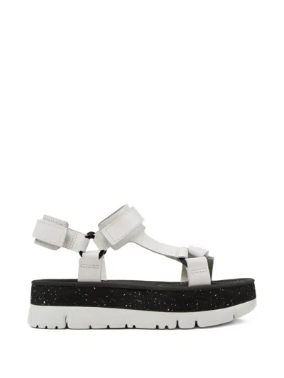Camper Oruga In White