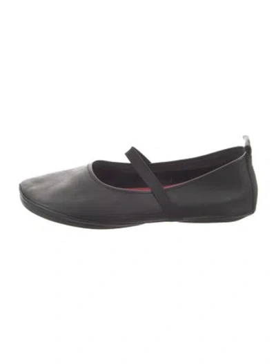 Pre-owned Camper Leather Ballet Flats In Black