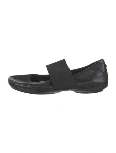 Pre-owned Camper Leather Ballet Flats In Black