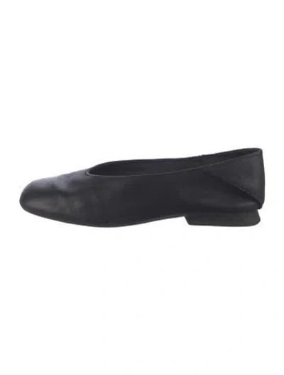 Pre-owned Camper Leather Ballet Flats In Black