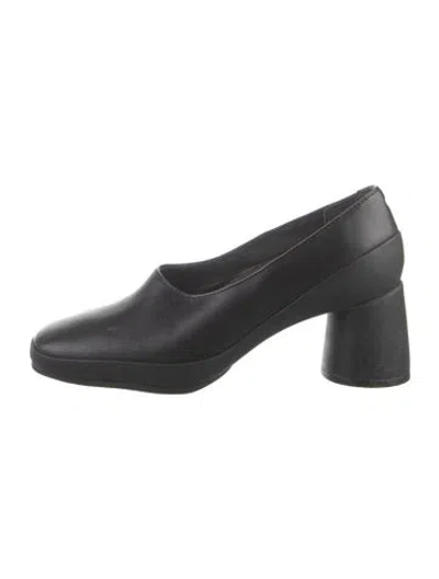 Pre-owned Camper Leather Pumps In Black