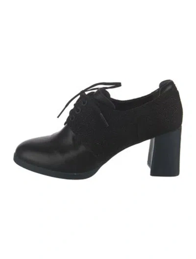 Pre-owned Camper Leather Pumps In Black