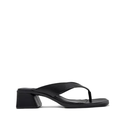 Camper Leather Thong Heeled Sandals In Black