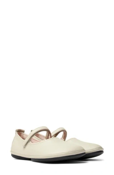 Camper Nina Flat In Lt. Pastel Grey