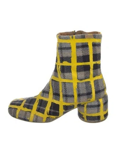 Pre-owned Camper Plaid Print Boots In Yellow