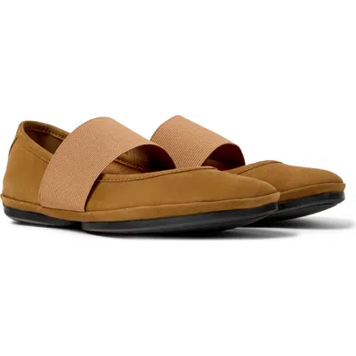 Camper Right Nina Ballet Flat In Medium Brown