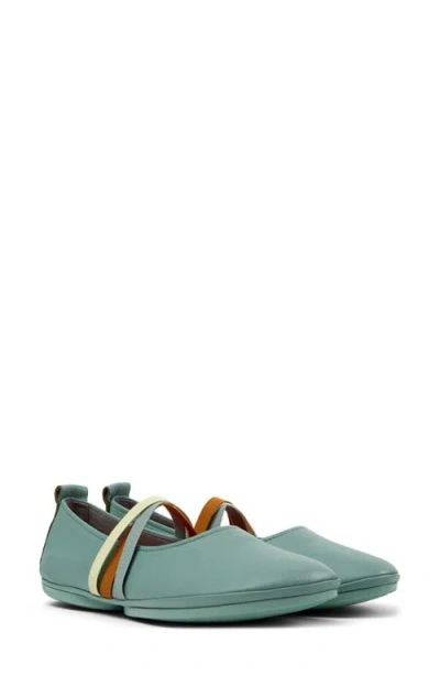 Camper Right Nina Flat In Medium Green