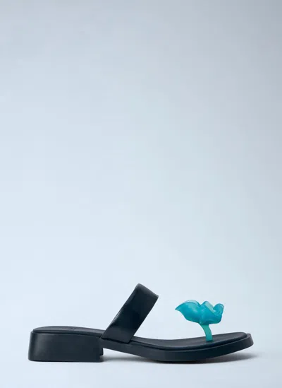 Camper Sculptural Toe Ring Sandals In Black