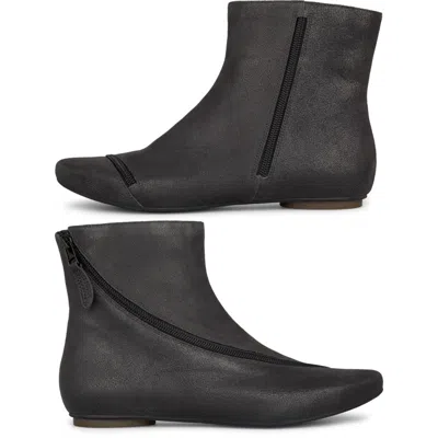 Camper Twins In Black