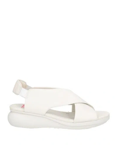 Camper Woman Sandals Off White Size 9 Leather