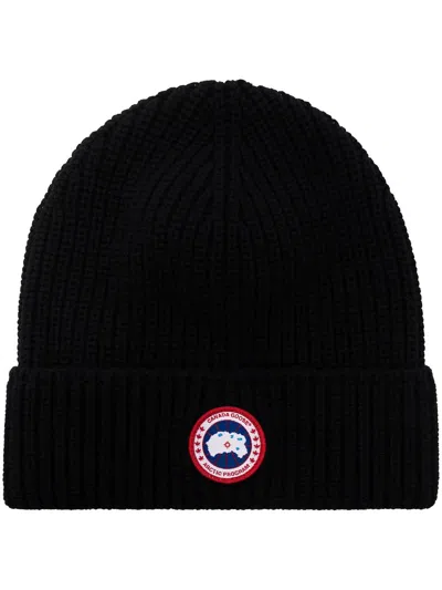 Canada Goose Arctic Disc Ribbed Knit Beanie In Black