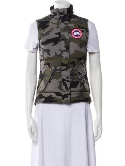 Pre-owned Canada Goose Camouflage Print Vest In Green