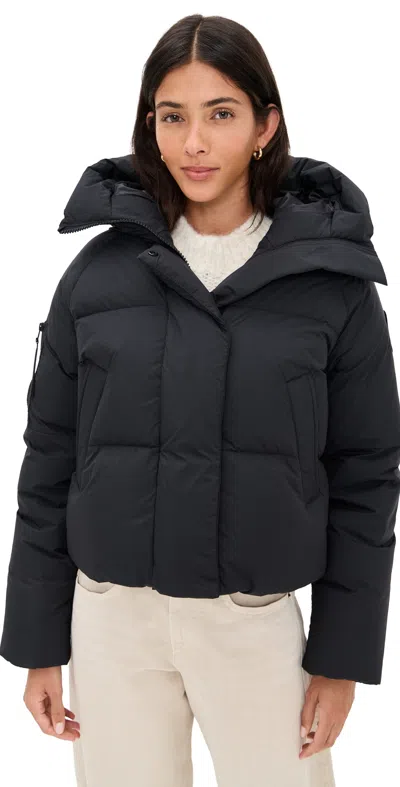 Canada Goose Chilliwack Puffer Jacket Black In Blue
